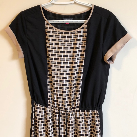 Patterned Short Sleeve Dress - Picture 2 of 4